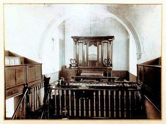 Organ in St Valentine's Kiedrich